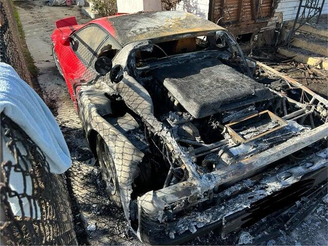 Ferrari Testarossa yang Ikonik Terbakar, Harganya Lebih dari Rp 2 Miliar