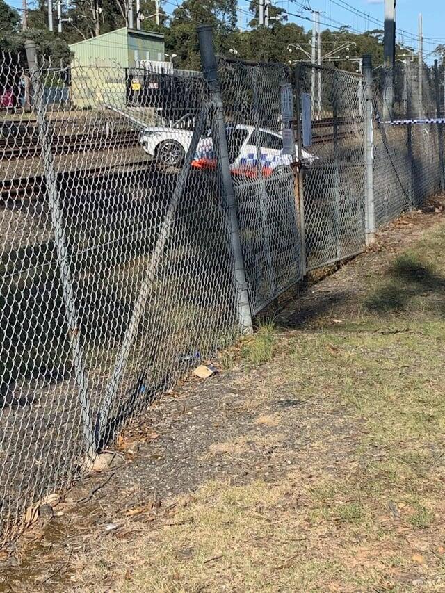 You Can't Park There! | Mobil BMW Polisi Australia Nyangkut di Rel Kereta, Kok Bisa ?