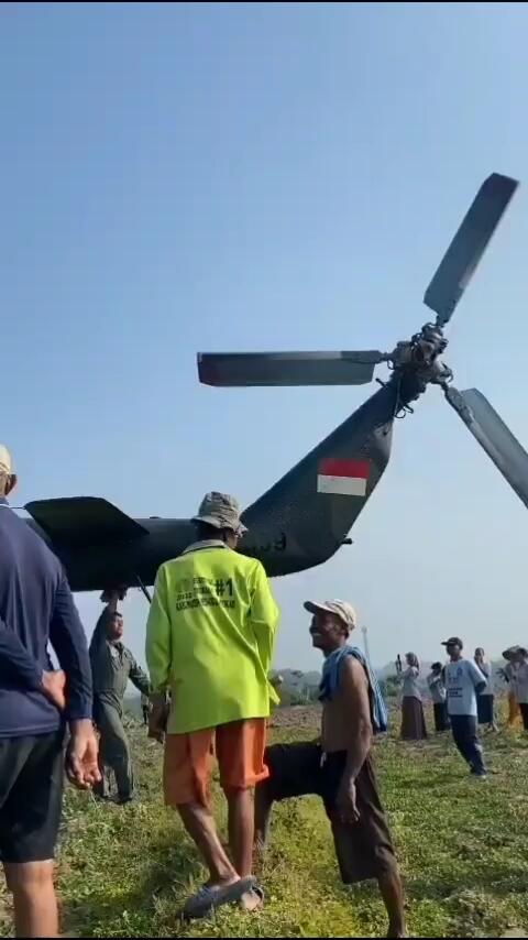 Alami Kebocoran Oli, Helikopter Mi-17 TNI AD Mendarat Darurat di Blora