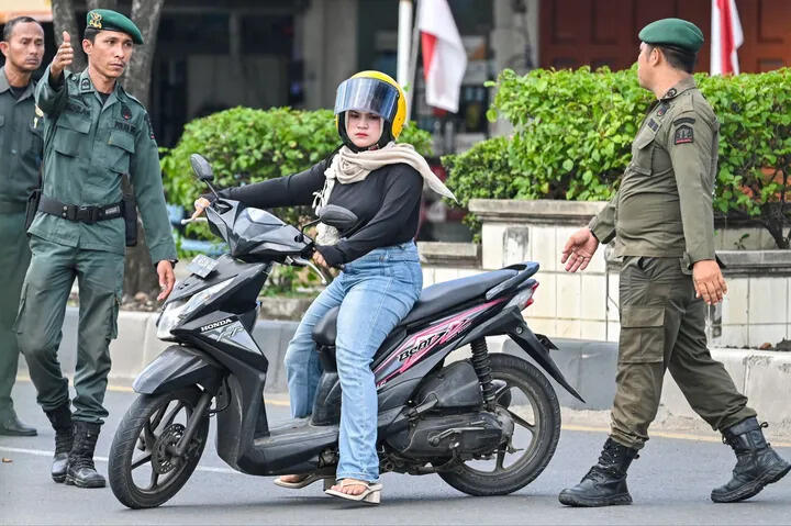Polisi Syariat Gelar Razia di Aceh, Berbaju Ketat dan Bercelana Pendek Diamankan