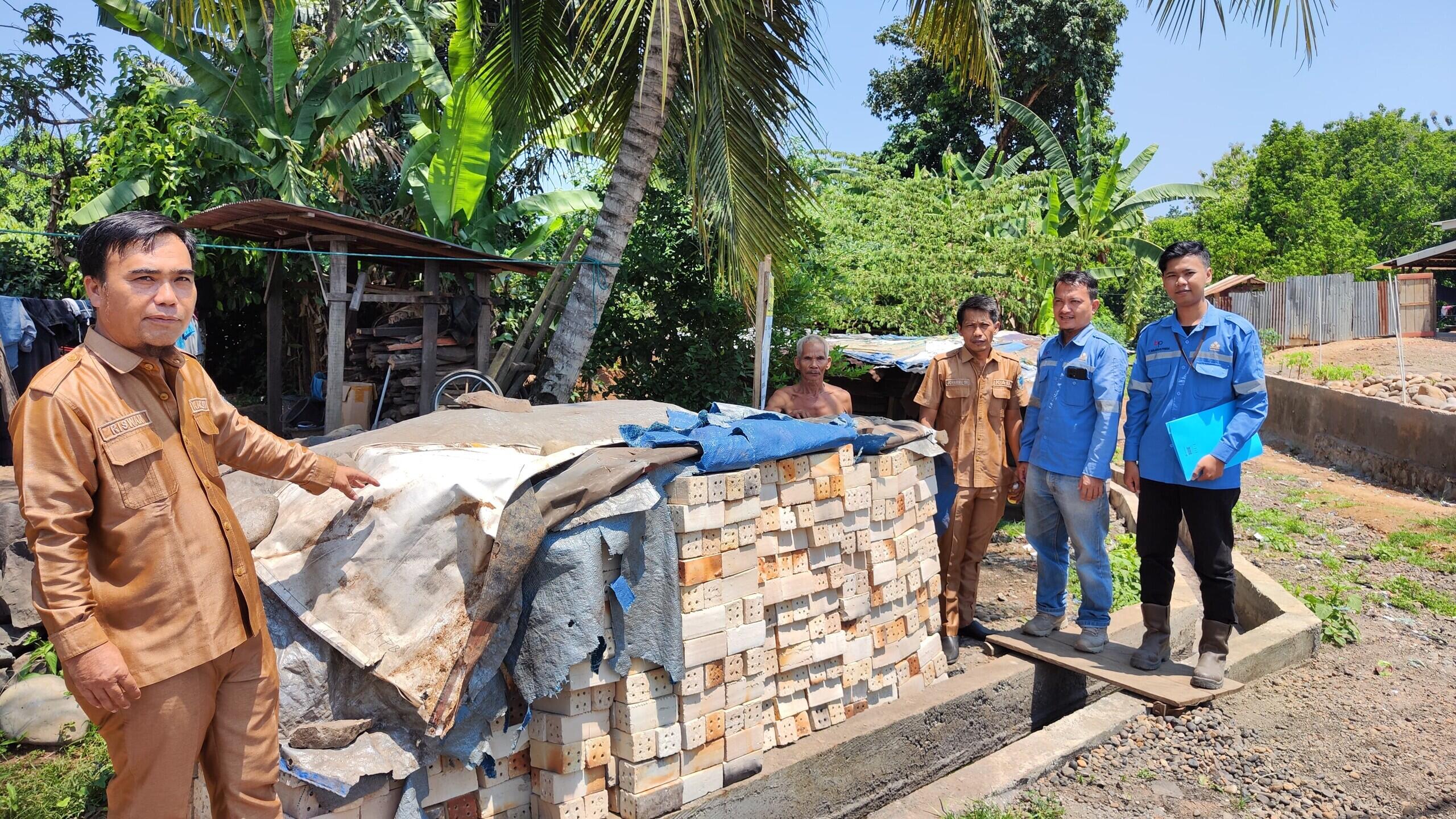 PT. Banjarsari Pribumi Realisasikan Program Bedah Rumah Warga
