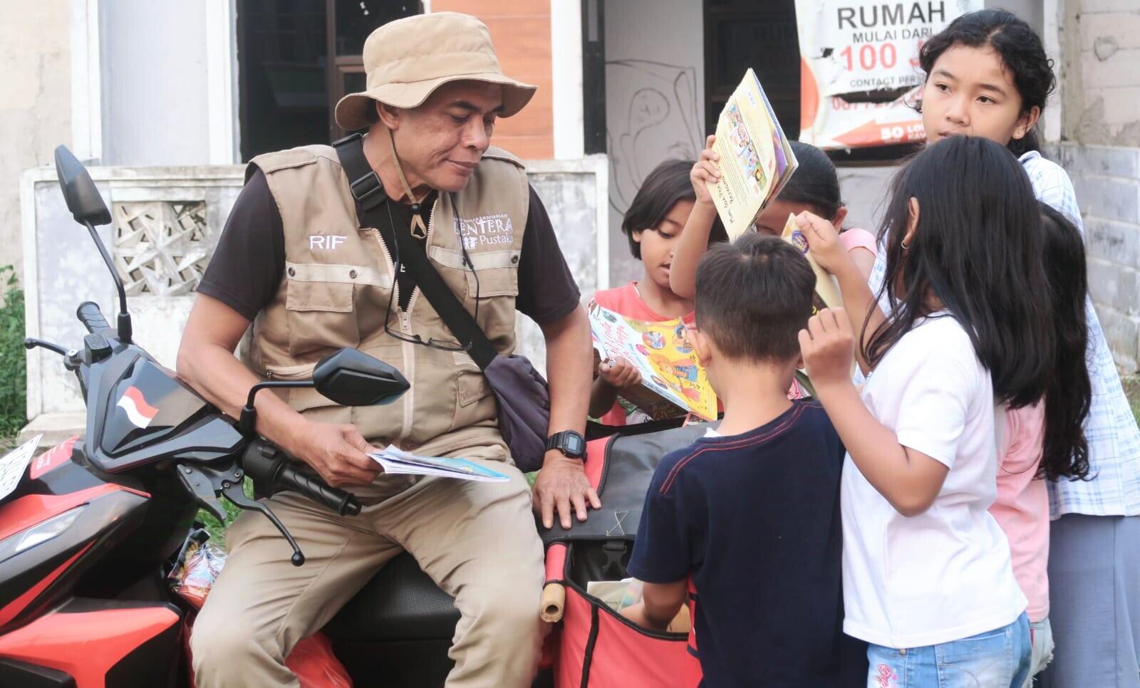 Pegiat Literasi Asal Bogor, Dr. Syarifudin Yunus, M.Pd.