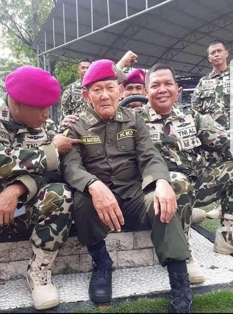 Menakjubkan! Djoni Liem, Anggota KKO AL dengan Keahlian Semburan Maut Jarum Beracun