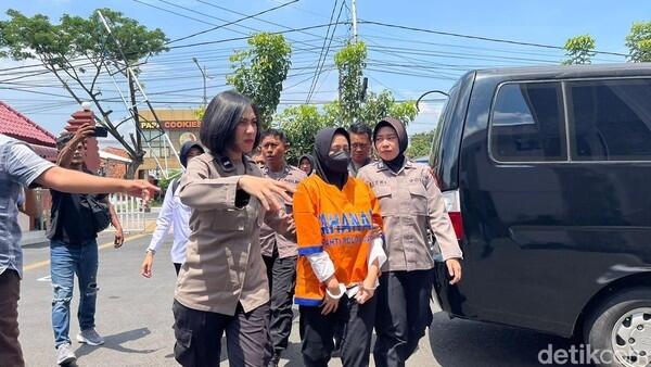 Polwan Bakar Suami Sempat Kasih Minum Cairan Pembersih Lantai ke Korban
