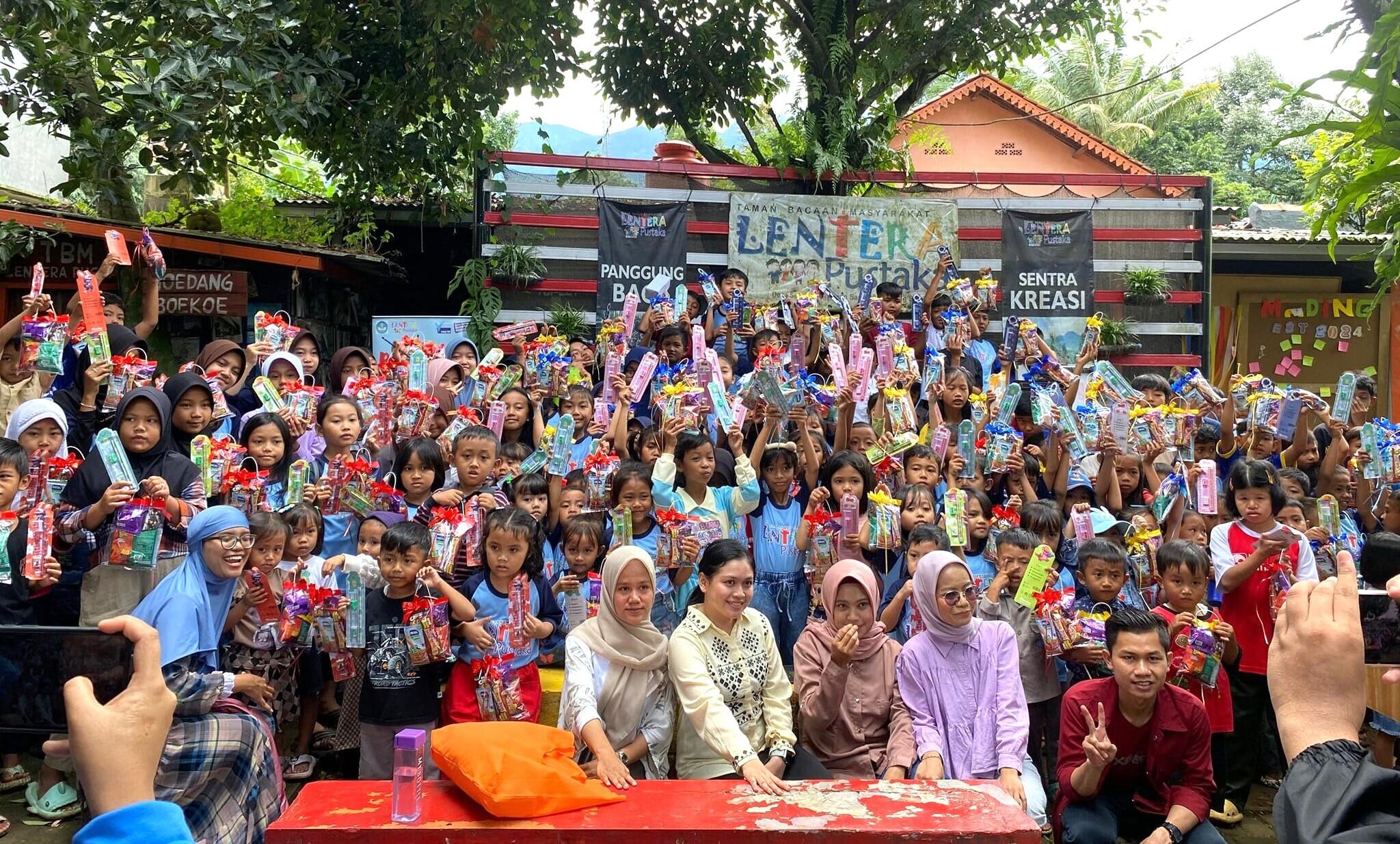 Aksi Sosial Glow n Grow Sisters di Taman Bacaan, Apa yang Dilakukan?