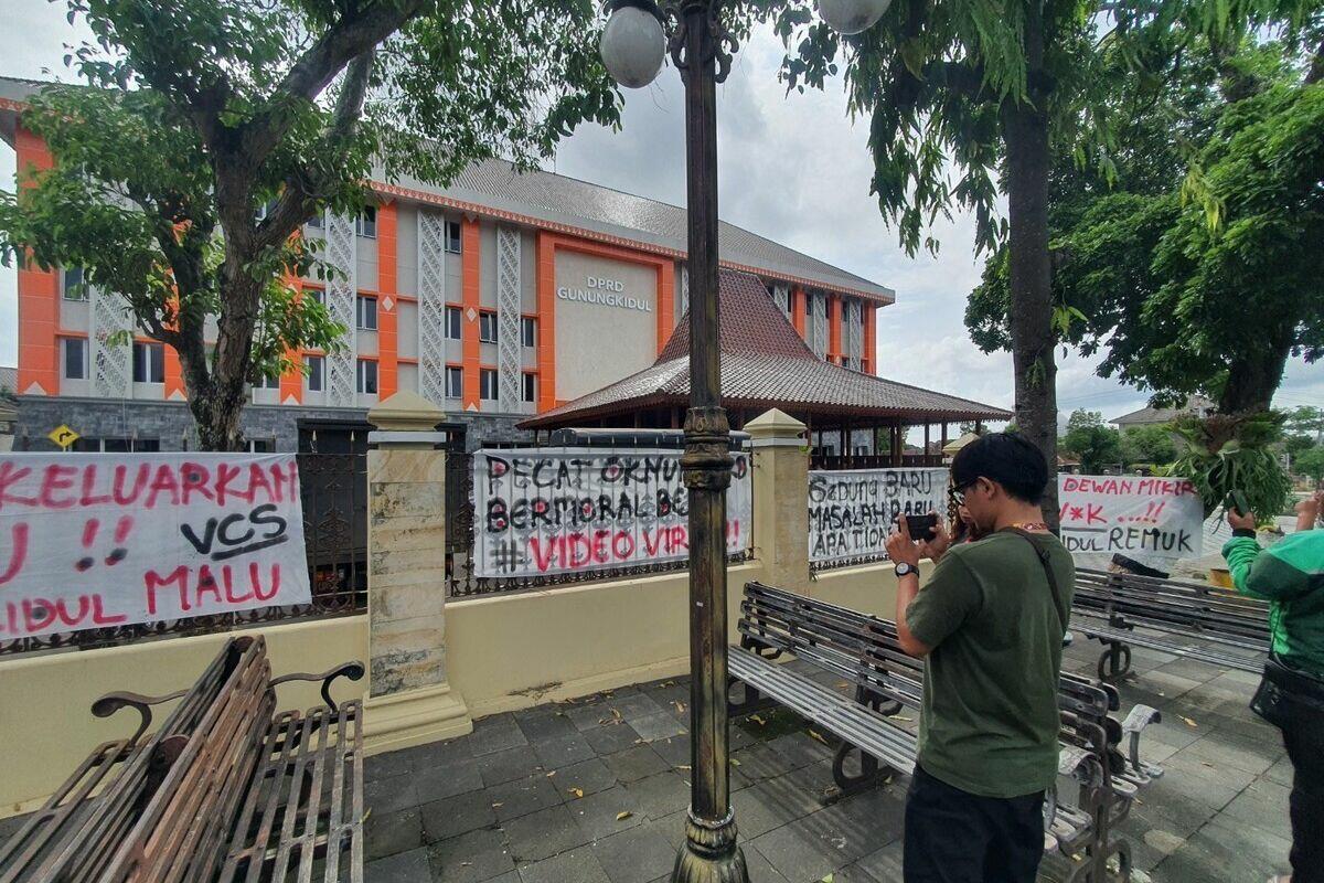 Anggota DPRD Gunungkidul Diduga Berbuat Mesum, Masturbasi Didepan Wanita Tanpa Busana