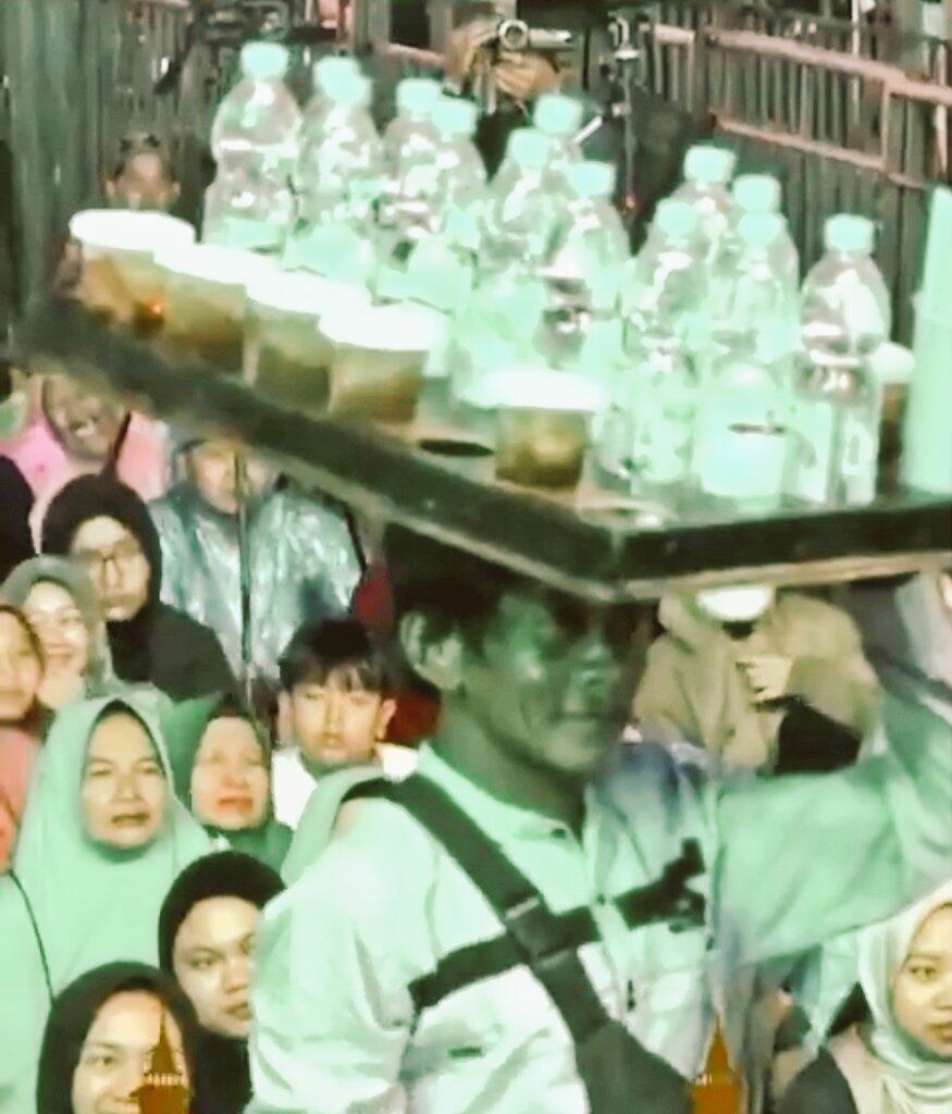 SOSOK Pedagang Es Teh yang Dihina Gus Miftah Terkuak, Diduga Diintimidasi