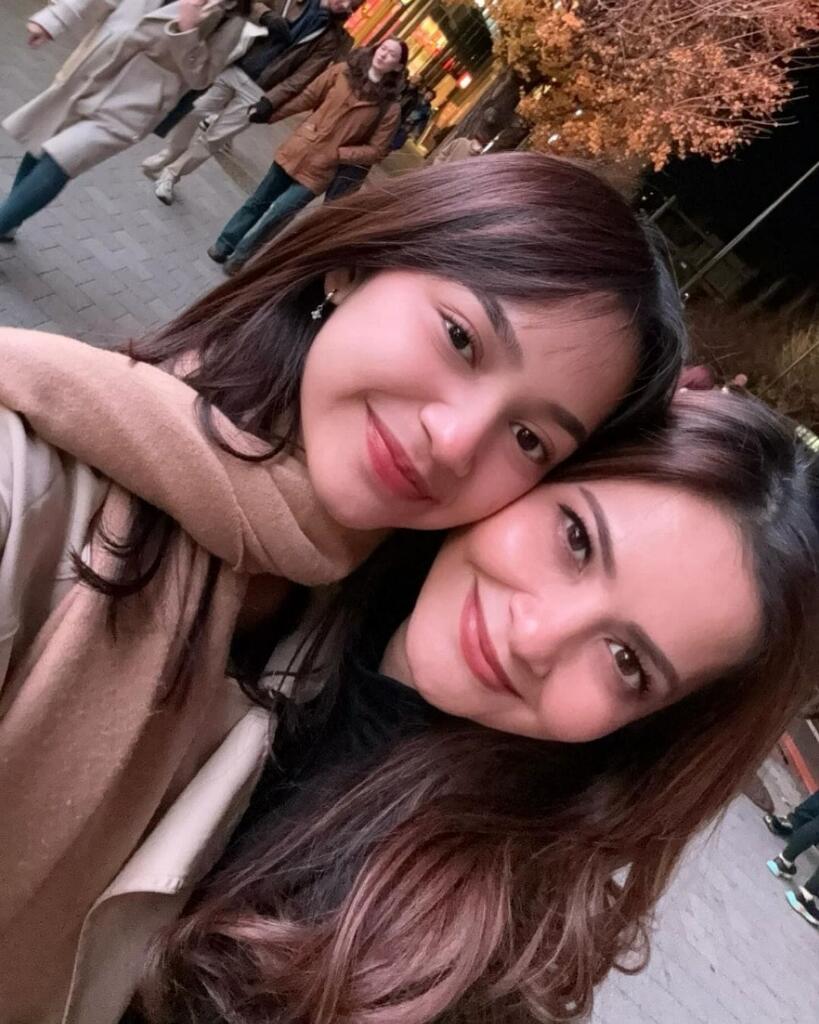 Potret Kebersamaan Cut Tari dengan Sydney Azkassyah, Sama-Sama Cantik