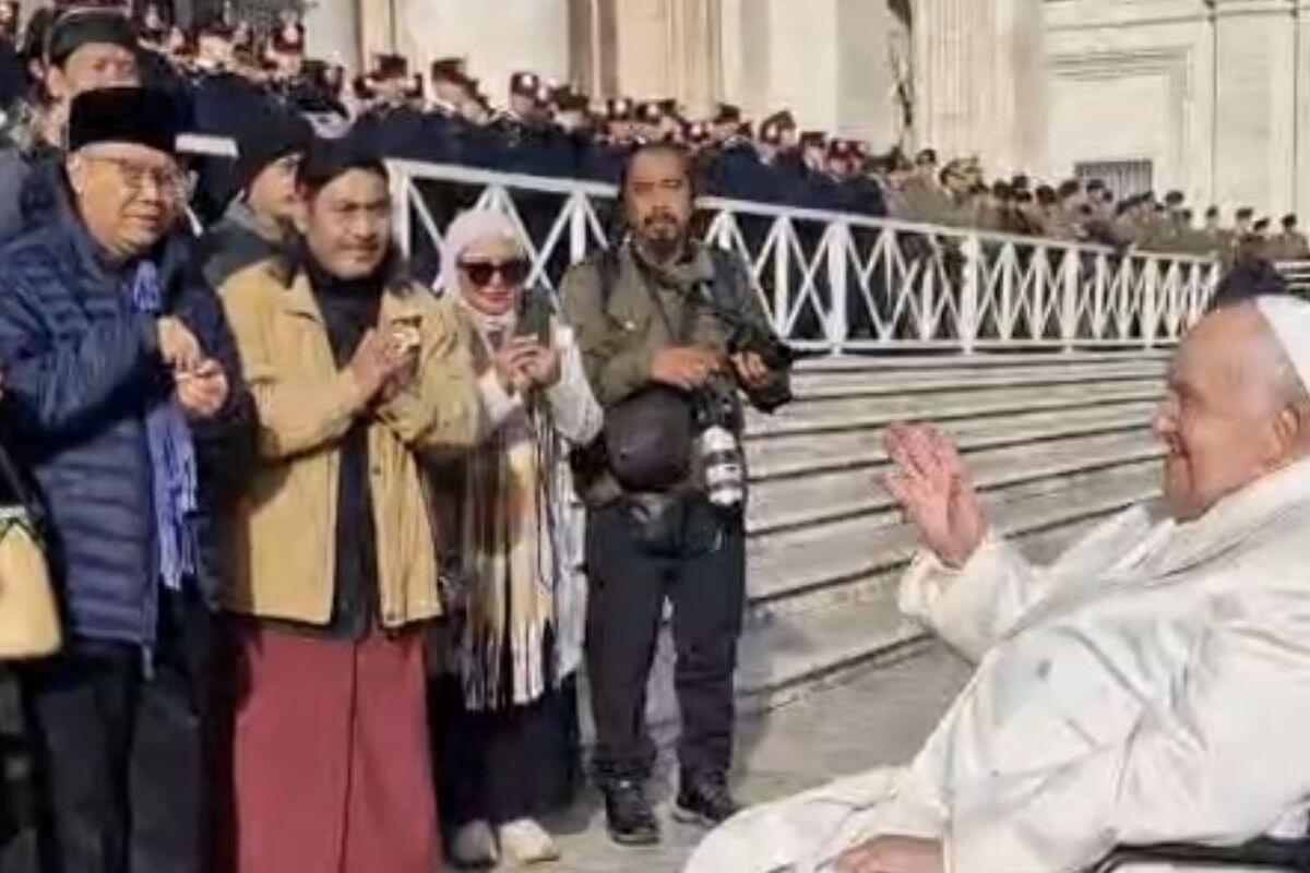 Shalawat dan Gendhing Kebo Giro Bergema di Pelataran Basilika Santo Petrus Vatikan