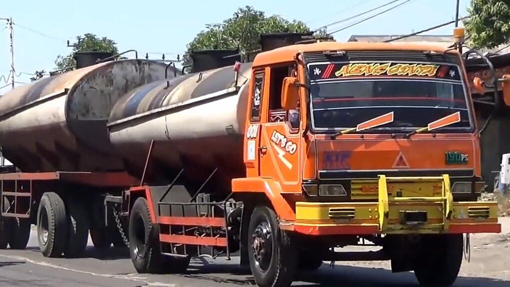 Mengapa Truk Gandeng Tidak Populer di Luar Pulau Jawa ?