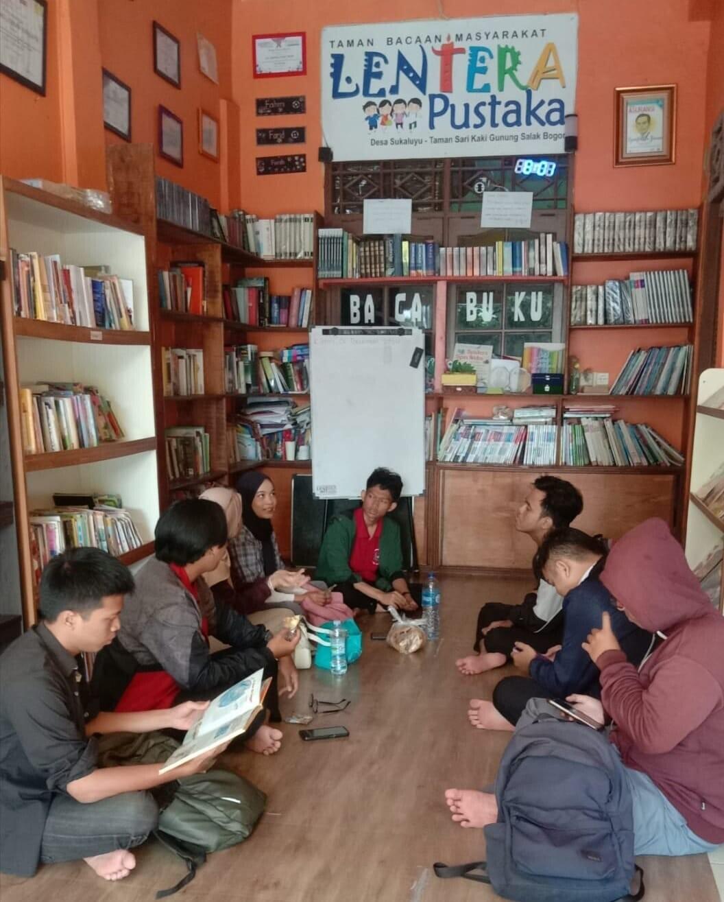SMP Al Azhar Cibubur dan UNJ Survei Lokasi ke Taman Bacaan, Bikin Event Literasi
