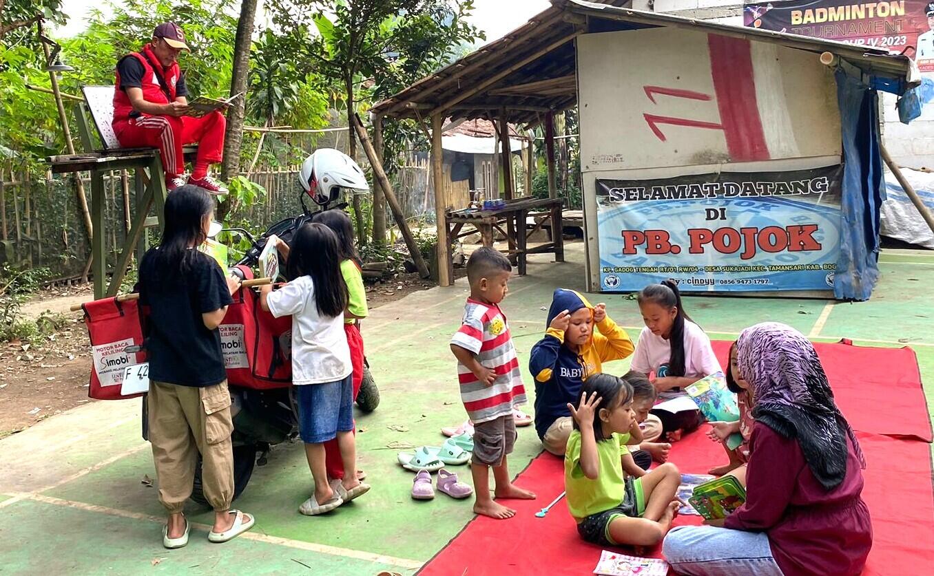 Pengembaraan Motor Baca Keliling di Kaki Gunung Salak Bogor