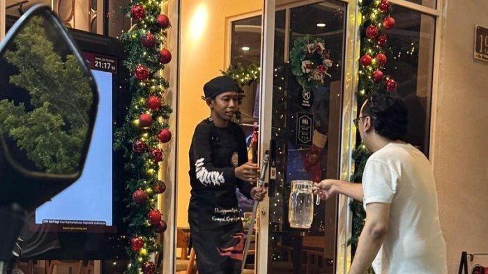 Gagal Jadi Anggota DPR Dede Sunandar Dikabarkan Jadi Pelayan Kafe di PIK