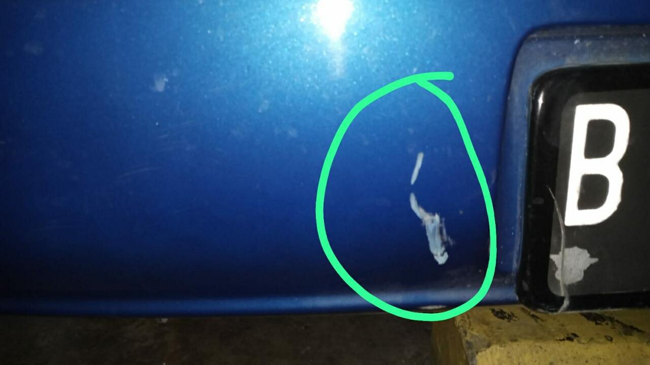 Serem! Tiga Preman Bonceng Tiga, Ketiga-tiganya Ngresehin Pengemudi Mobil di Bekasi