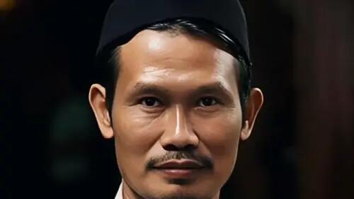 Gus Baha Memarahi Ketua Masjid yang Syaratkan Imam Bersuara Merdu