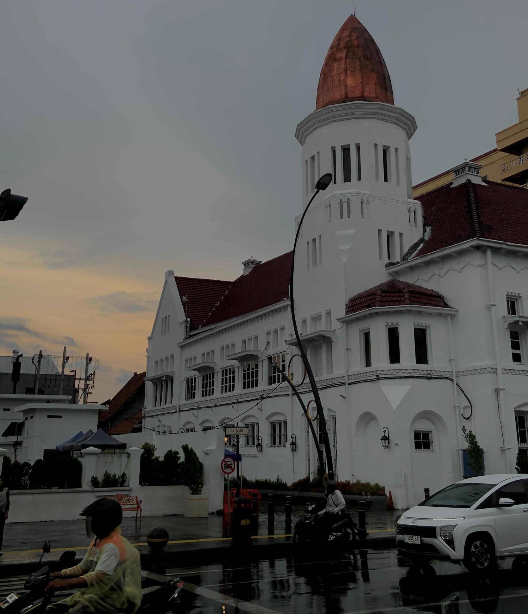 Telisik Hikayat Kota Tua Surabaya