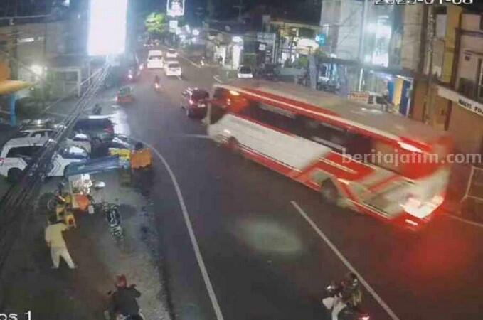 Kecelakaan Maut Bus Pariwisata di Kota Batu: 4 Tewas, 11 Luka-Luka