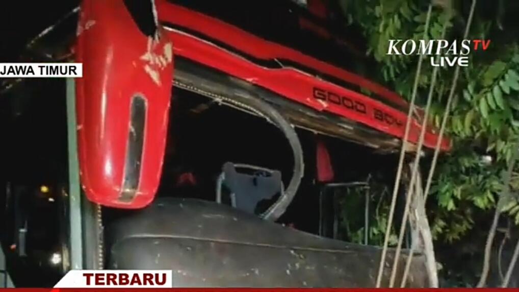 Bus Pariwisata Tabrak 16 Kendaraan Akibat Rem Blong, 4 Orang Meninggal Dunia