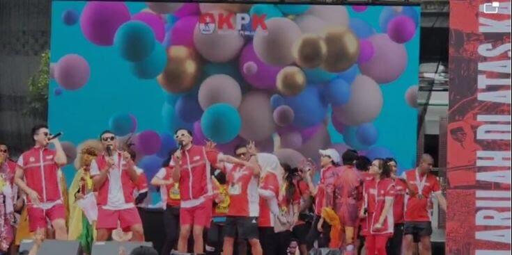 Sekjen PDIP Hasto Joget di Depan Logo KPK, MC: Gak Mau Pulang, Maunya Digoyang