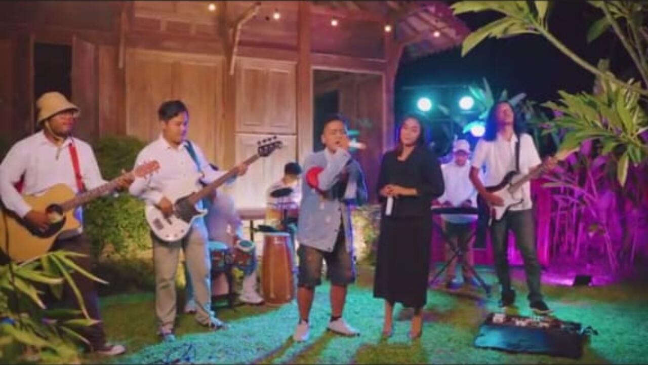"Telat": Lagu Duet Menyentuh dari Happy Hanyu dan Tiyo LDR