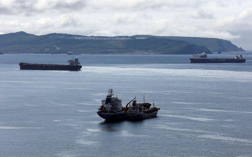 Tankers dengan Hampir 4 Juta Barel Minyak Rusia Tertahan di Lepas Pantai Tiongkok