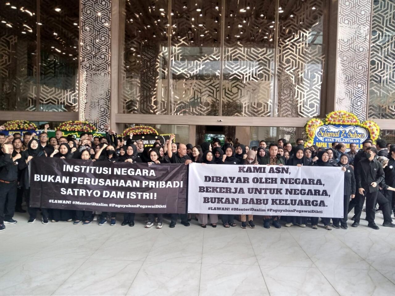 Aksi Pegawai “Senin Hitam”: Protes atau Solidaritas?