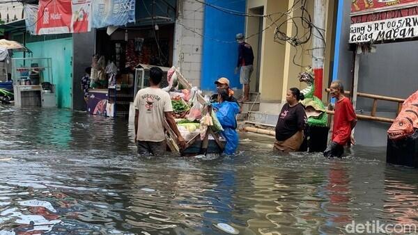 Banjir Rob Jadi Masalah di Jakut, Tanggul Mitigasi Dibangun Tahun Ini