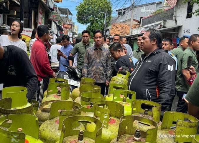 Gibran Cek Pangkalan Gas 3 Kg di Menteng: Bu, Kalau Ada Apa-apa Kabarin