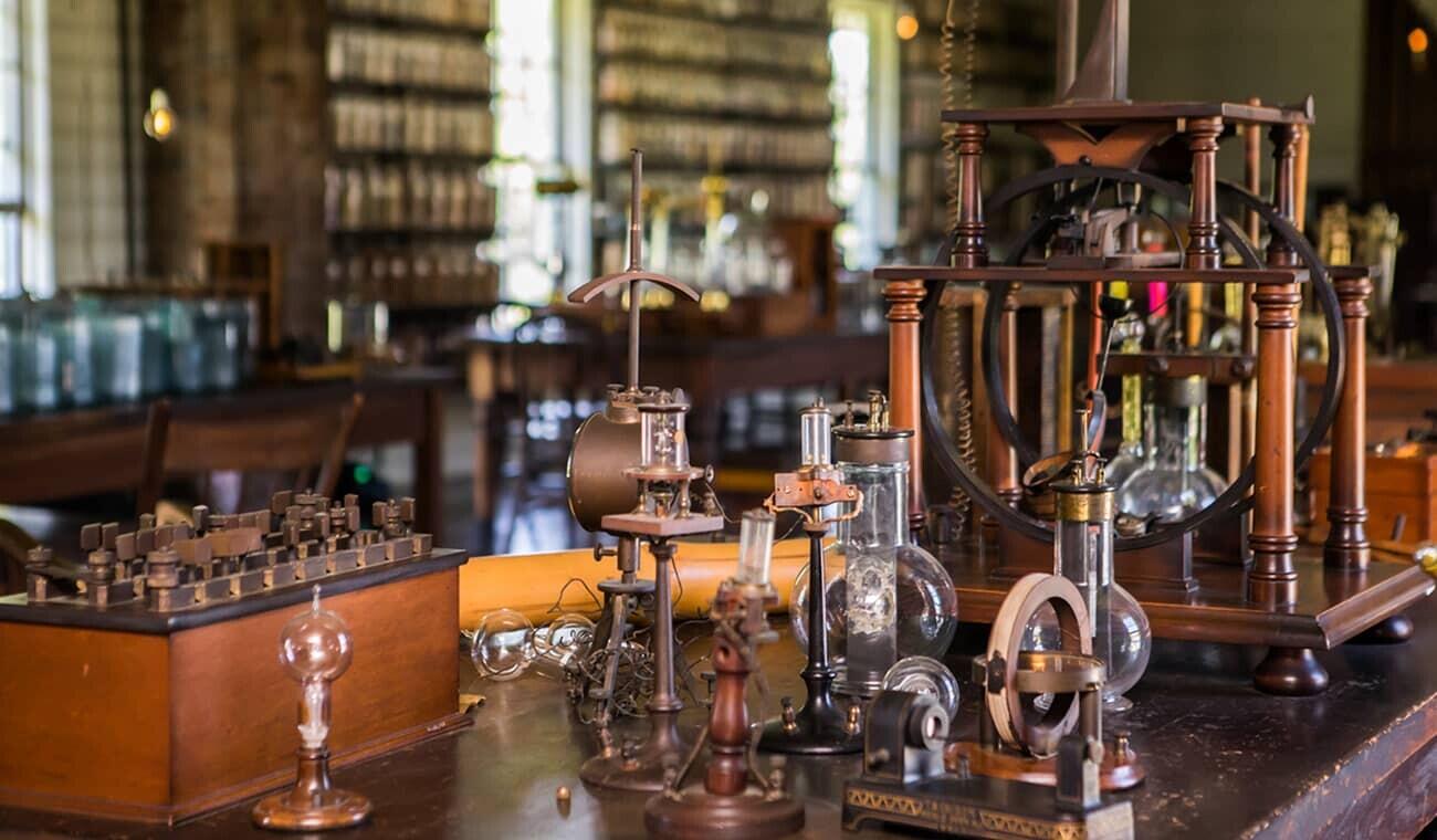 Thomas Alva Edison: Sang Penemu yang Mengubah Dunia Pendahuluan