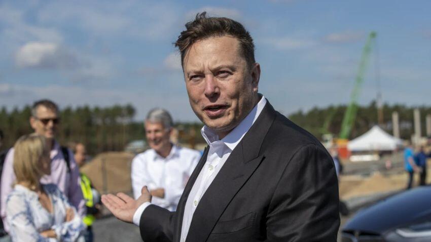 Elon Musk: Visioner Teknologi yang Mengubah Dunia