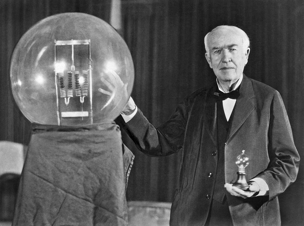 Thomas Alva Edison: Sang Penemu yang Mengubah Dunia Pendahuluan