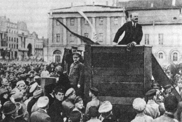 Joseph Stalin: Pemimpin Kontroversial Uni Soviet