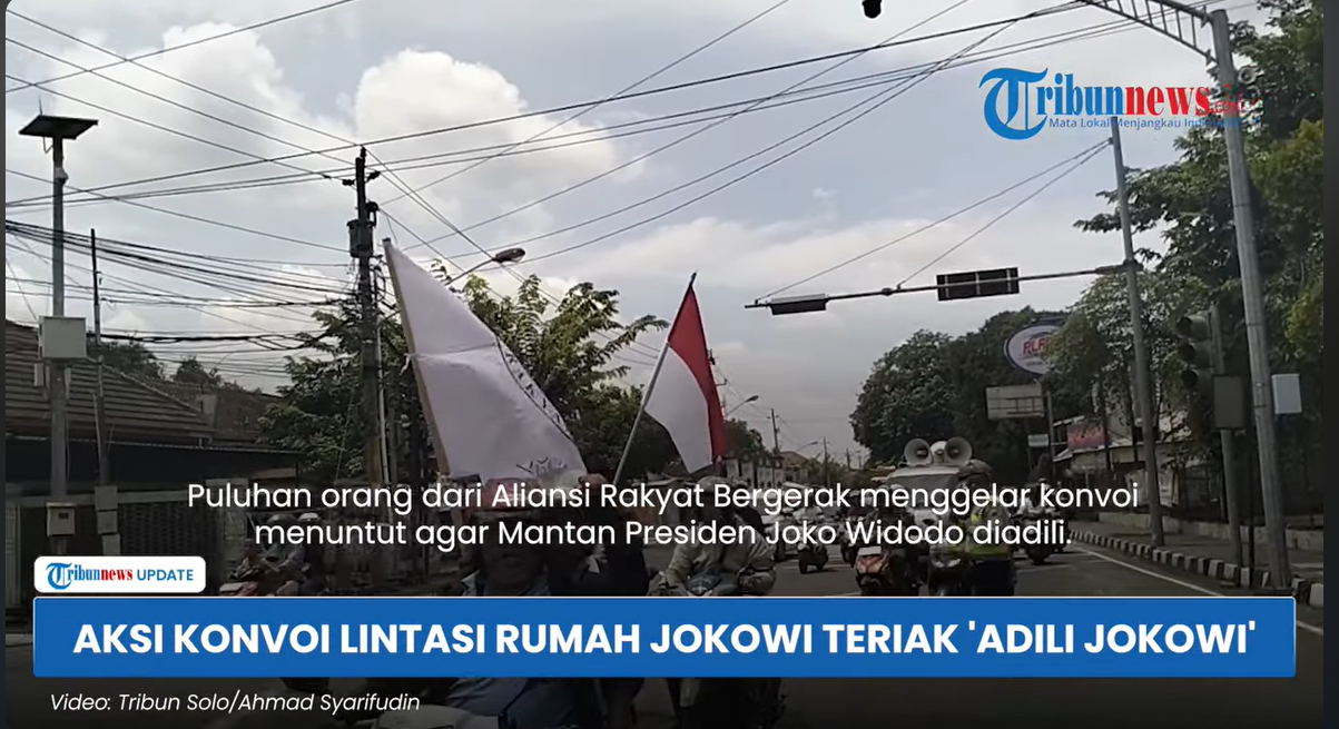 Aksi Konvoi Puluhan Motor Lintasi Kediaman Jokowi, Teriak 'Adili Jokowi'
