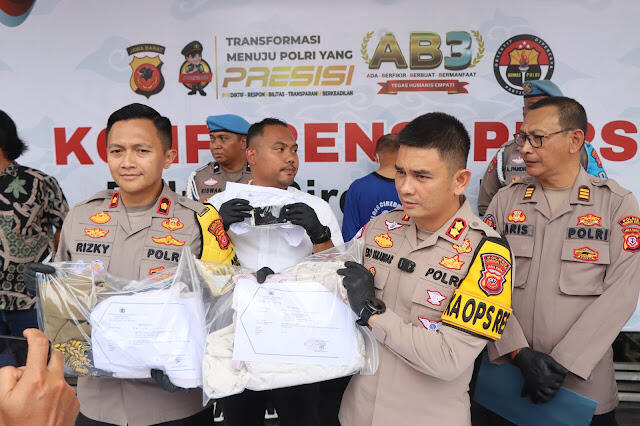 Astaga, Santriwati nya Pengen Curhat Malah 'Dikerjain' Guru Ngajinya