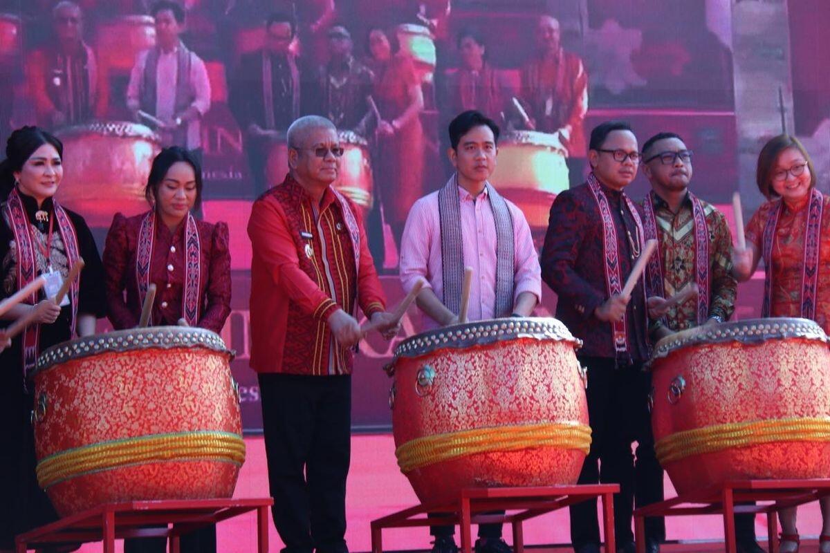 Hanya Pukul Gendang, Gibran Tidak Memberi Kata Sambutan di Perayaan Cap Go Meh