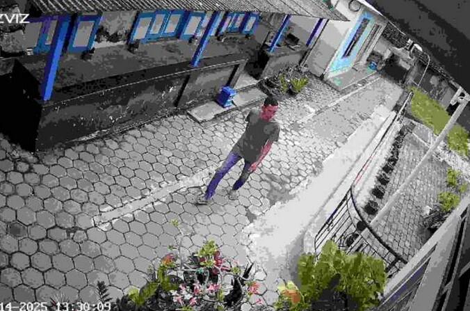 Duit Rp7 Juta dan Emas 7 Gram Milik Nenek di Magetan Digondol Maling, Terekam CCTV