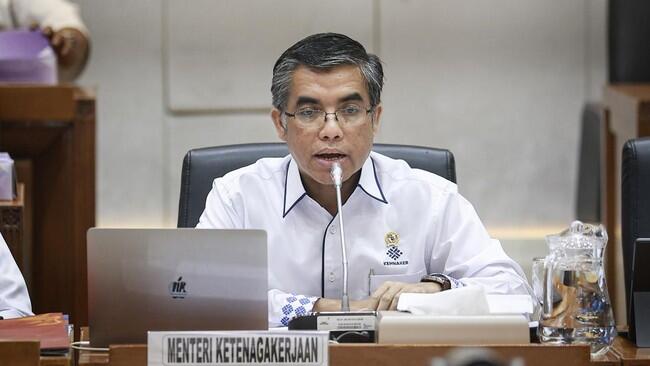 Menaker Tanggapi Tagar #Kaburajadulu: Semangatnya Bukan Kabur