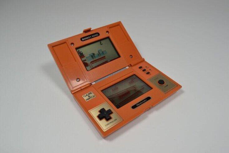 Mengenal Game & Watch: Awal Mula Game Portabel yang Mengubah Industri