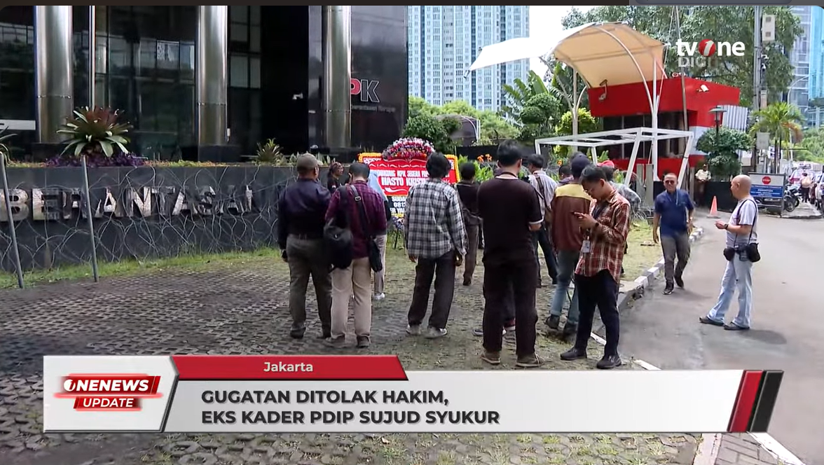 Eks kader PDI-P, Yang dipecat oleh Hasto sujud Syukur Gugatan Praperadilan Ditolak