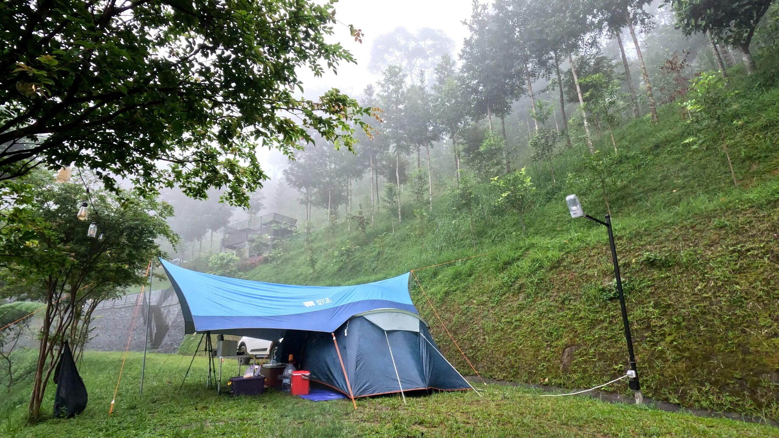 Camping di kepung Kabut dan Hujan