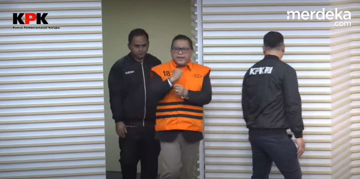 Hasto Ditahan KPK, Tangan Diborgol Sambil Tersenyum Teriak "Merdeka"