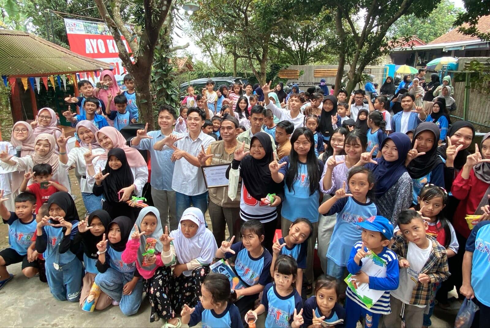 Kiprah Sosial Zilenial Bergerak di Taman Bacaan