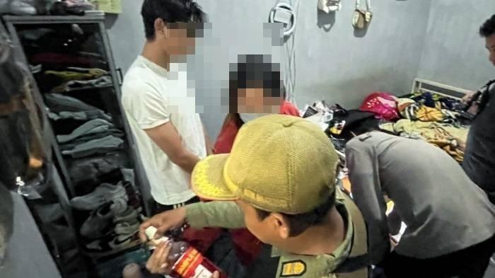 Pasangan Kumpul Kebo Terjaring Asyik Ngamar di Kos, Razia Satpol PP Jelang Ramadhan