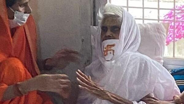 Kisah Penganut Agama di India Jalani Ritual Puasa Sampai Wafat