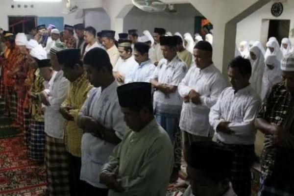 Waduh, Cepat Sekali! Shalat Tarawih di sebuah Masjid di Jombang, Selesai -10 Menit