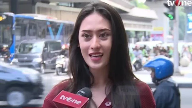Sosok Septi, Pengamen Cantik di Blok M yang Hidupi Dua Anak