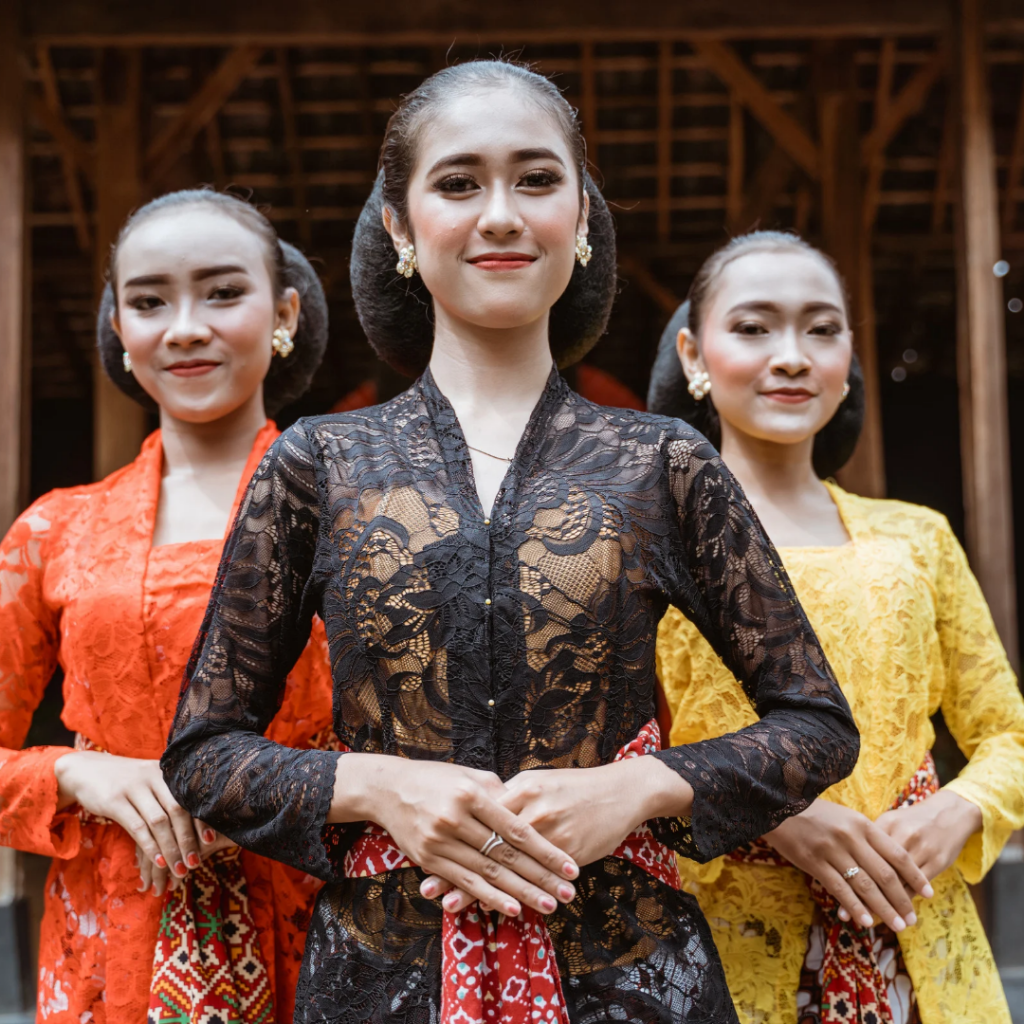 Sejarah Panjang Fashion Indonesia Dari Tradisi hingga Modernisasi