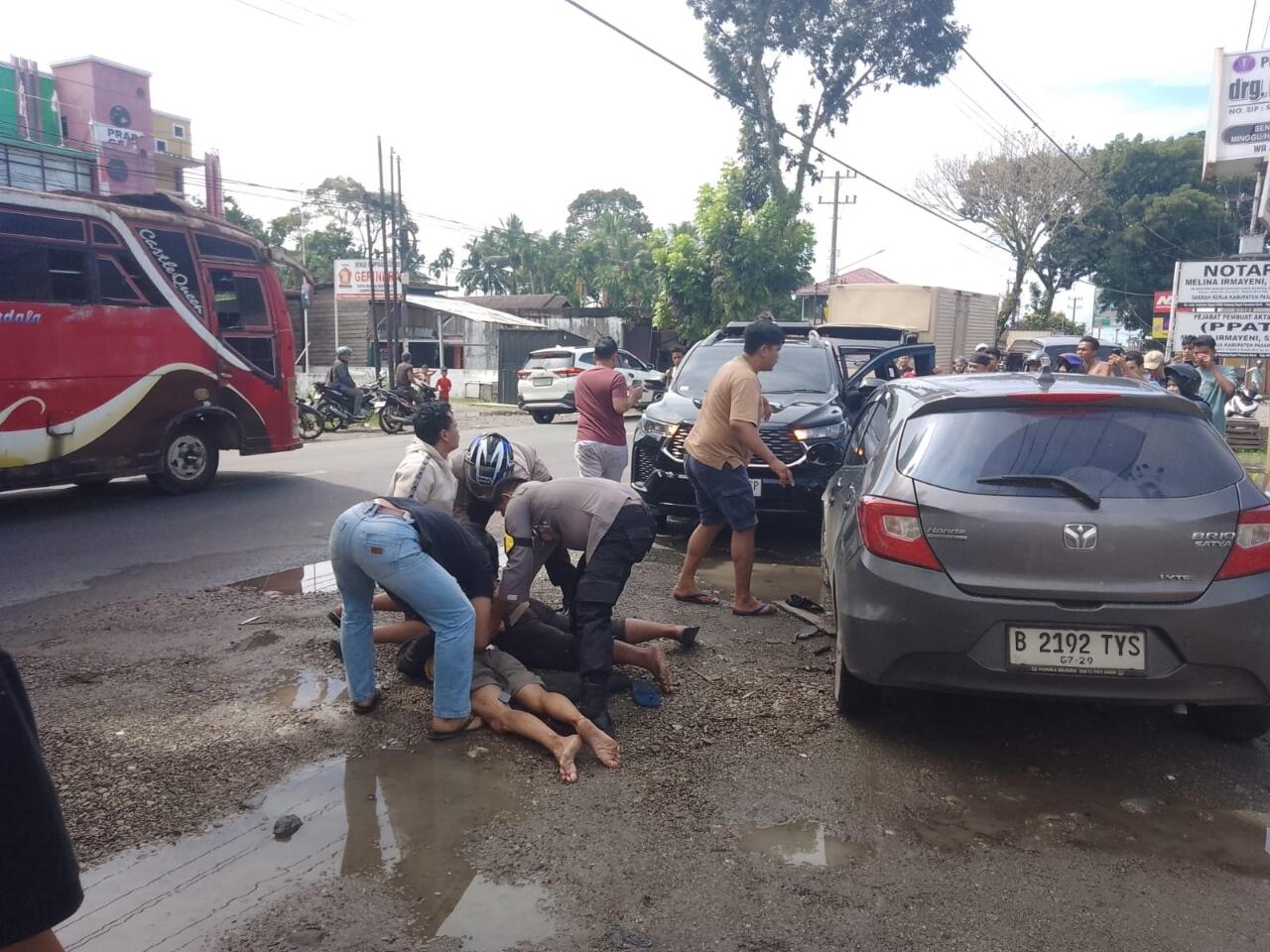 Petugas Gabungan Berhasil Menangkap Kurir Yang Membawa 26 Kilogram Ganja Kering