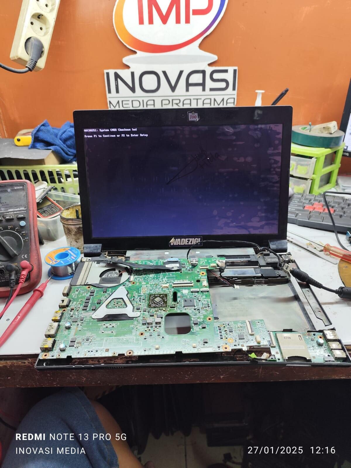 Service Laptop Surabaya Selatan Timur Bergaransi Spesialis Engsel Patah