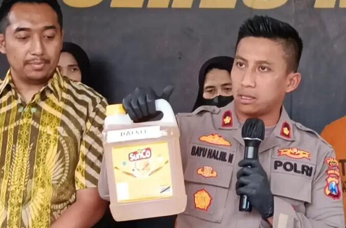 Terbongkar! Pasutri di Malang Palsukan Minyak Goreng Merek SunCo